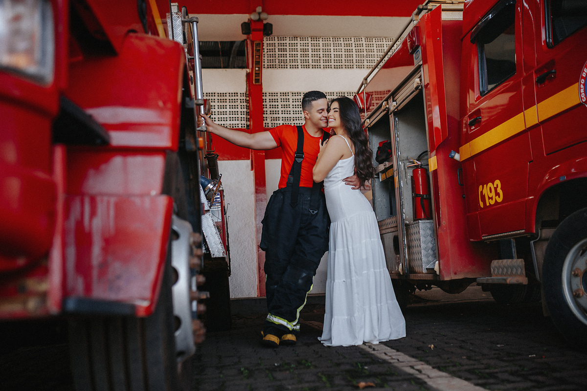 FOTOGRAFIA
ENSAIO
CASAL
BOMBEIRO
Minas Gerais
CASAMENTO
NOIVOS
ALEXANDRE CASTTRO