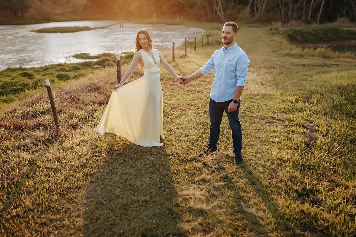 FOTOGRAFIA ALEXANDRE CASTTRO
POR DO SAOL SUNSET CAMPO LUZES CORES CASAL FOTO AMOR