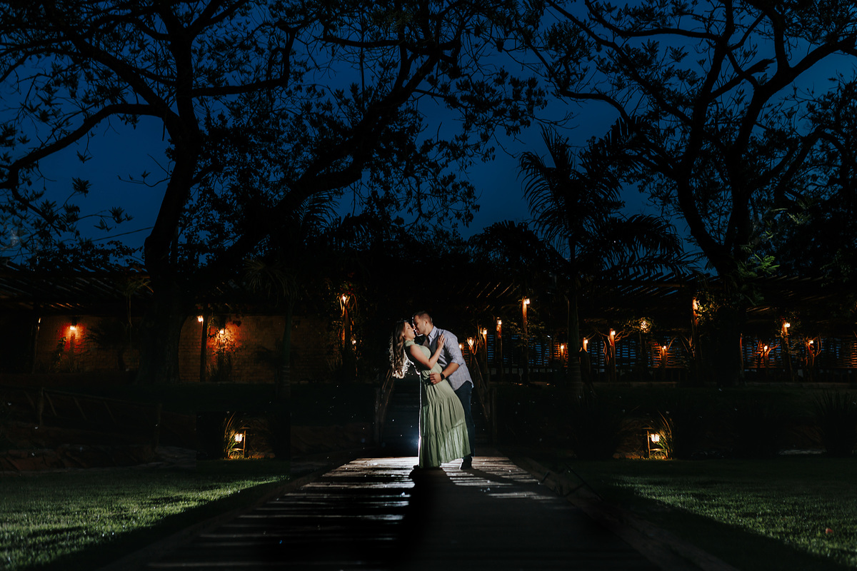 FOTOGRAFIA ALEXANDRE CASTTRO
POR DO SAOL SUNSET CAMPO LUZES CORES CASAL FOTO AMOR