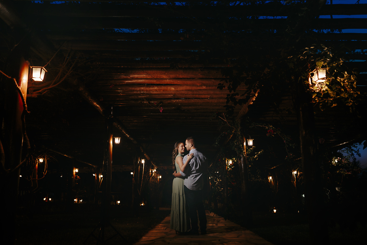 FOTOGRAFIA ALEXANDRE CASTTRO
POR DO SAOL SUNSET CAMPO LUZES CORES CASAL FOTO AMOR