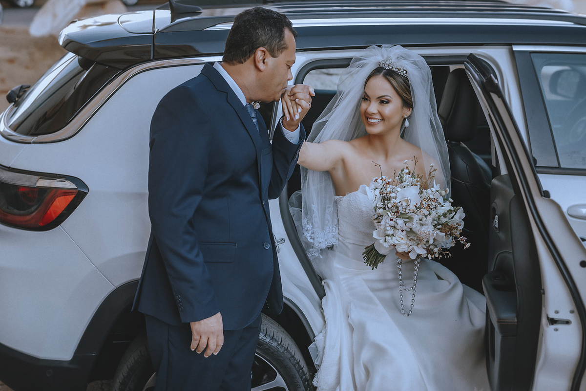 WEDDING PHOTOS
NOIVA
2023 CASAMENTOS
ALEXANDRE CASTTRO