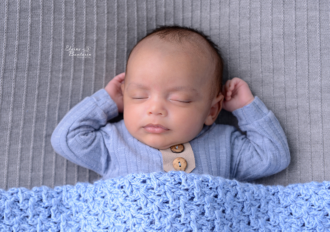 Heitor em seu ensaio Newborn