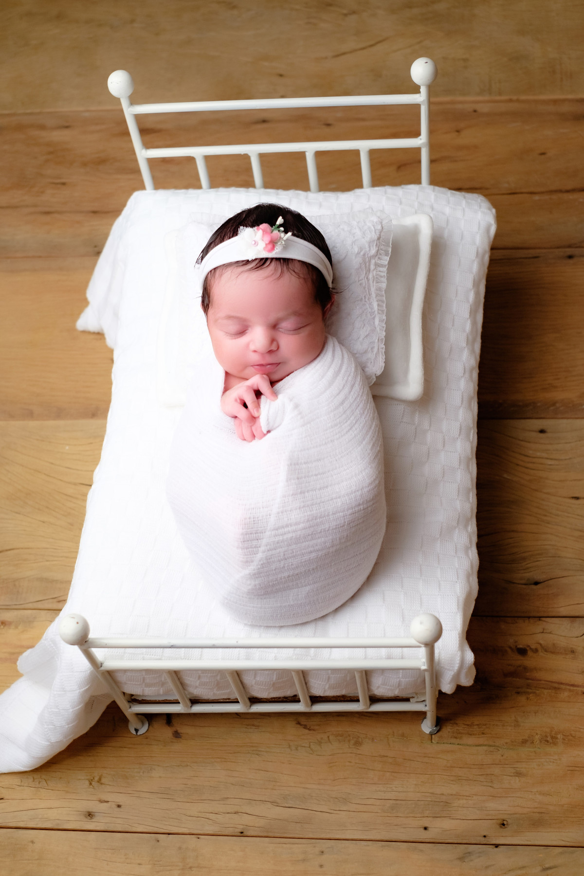 Sessão newborn de princesa enroladinha no wrap