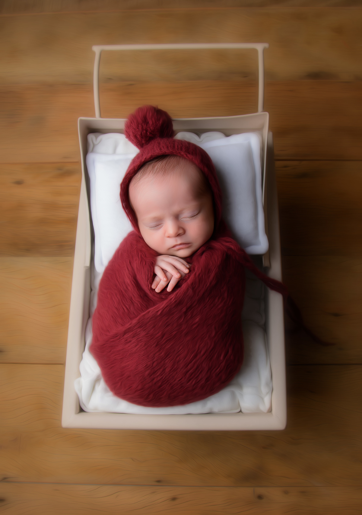 Sessão newborn de menina no carrinho