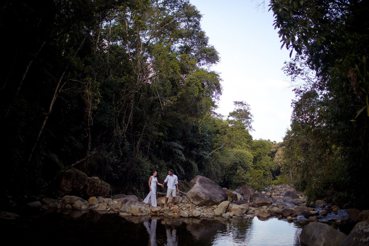 Ensaio fotográfico de pre casamento  realizado na cidade de Ibitirama - ES, Toca da truta, tecno truta , região do Caparaó, Circuito do café e das águas.