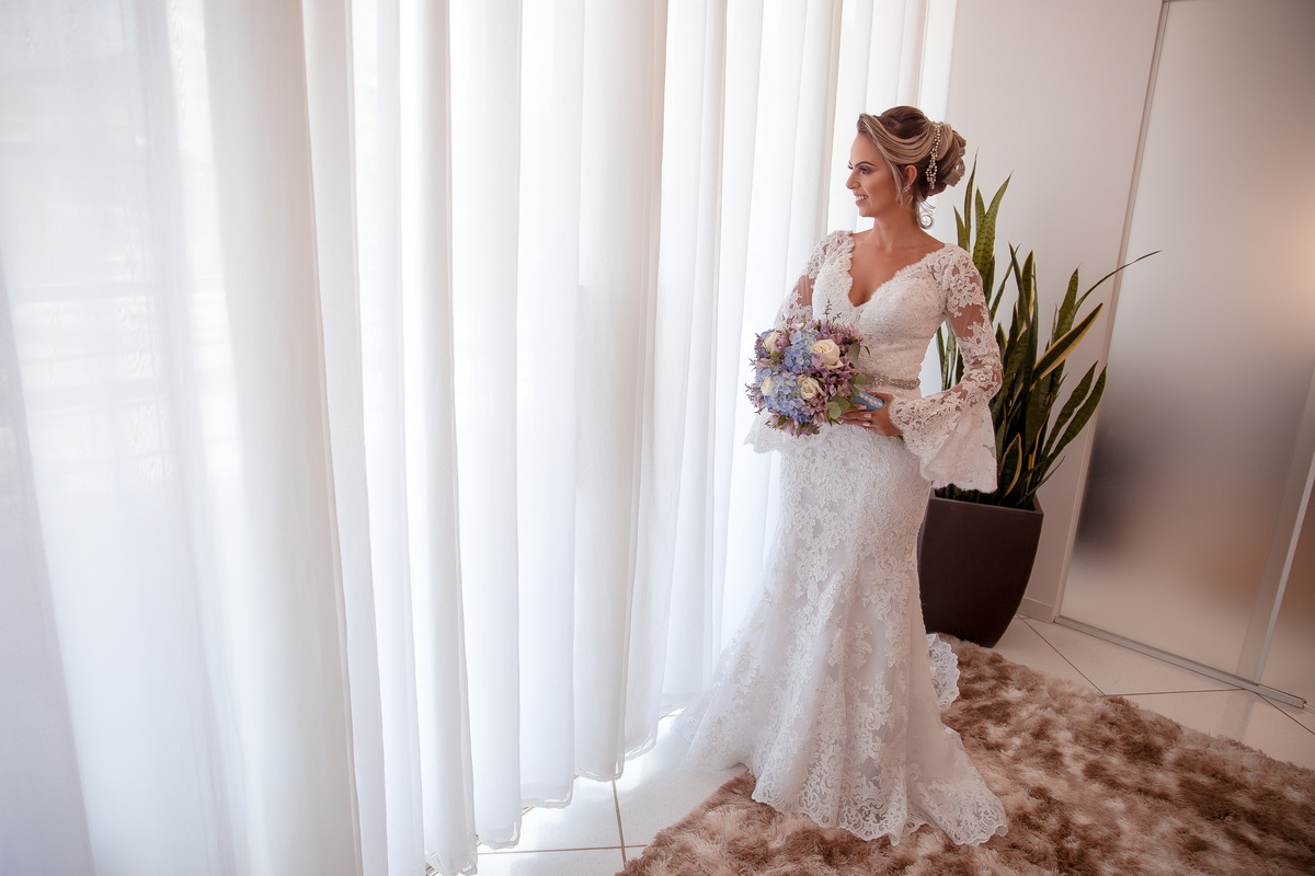 Salão LS Hair Design
Serviços de Cabeleireiro | Maquiagem
Produção de Noiva | Debutante | Festa