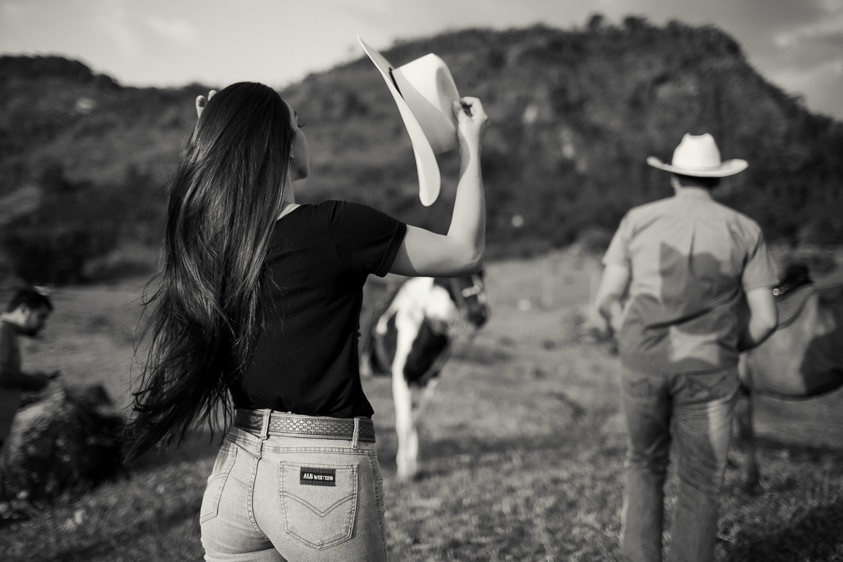 Ensaio  de Casamento com cavalos e vida no campo