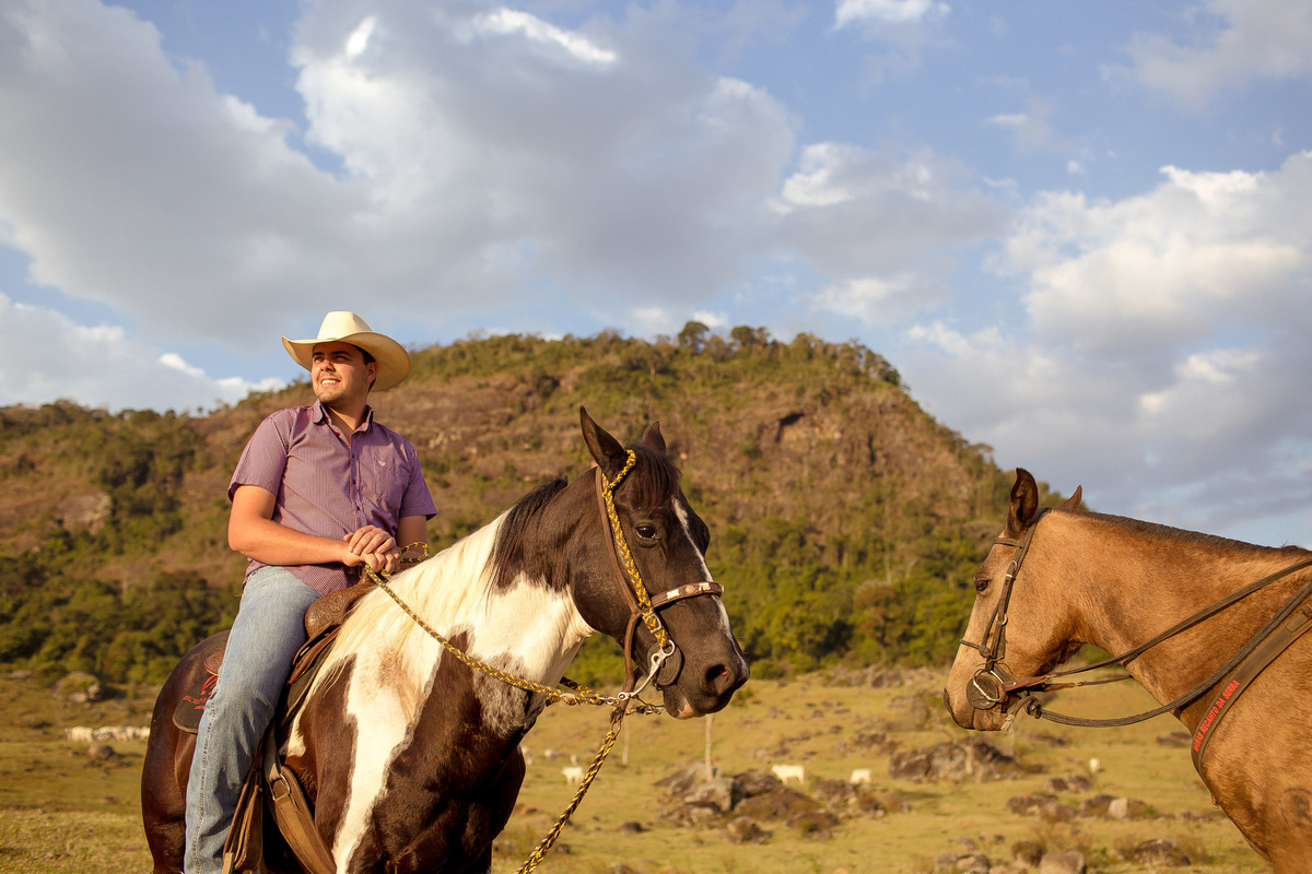 Ensaio  de Casamento com cavalos e vida no campo