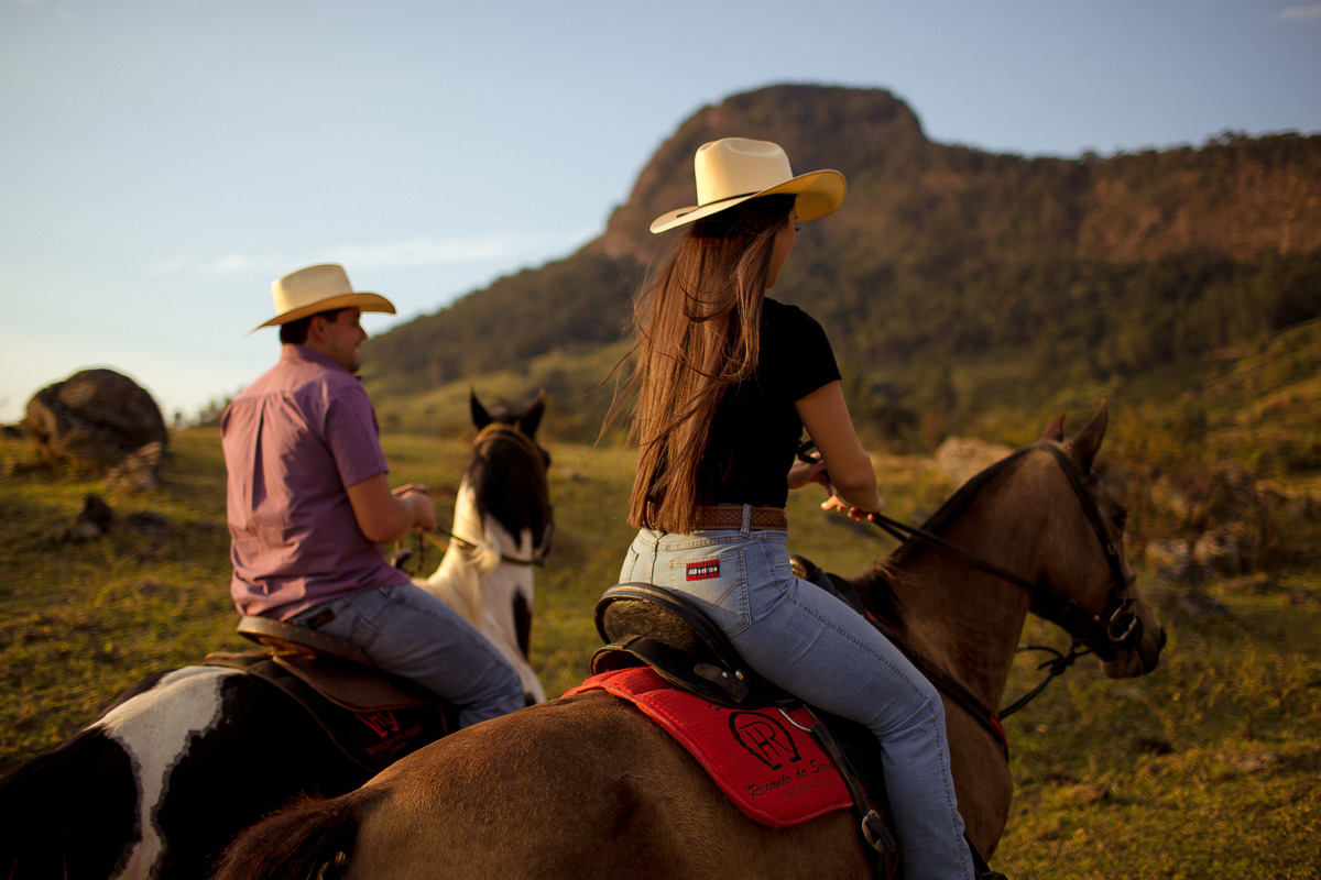 Ensaio  de Casamento com cavalos e vida no campo