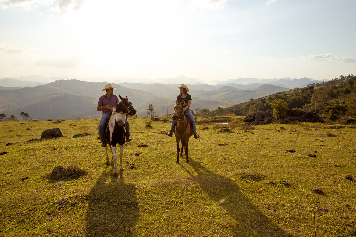Ensaio  de Casamento com cavalos e vida no campo