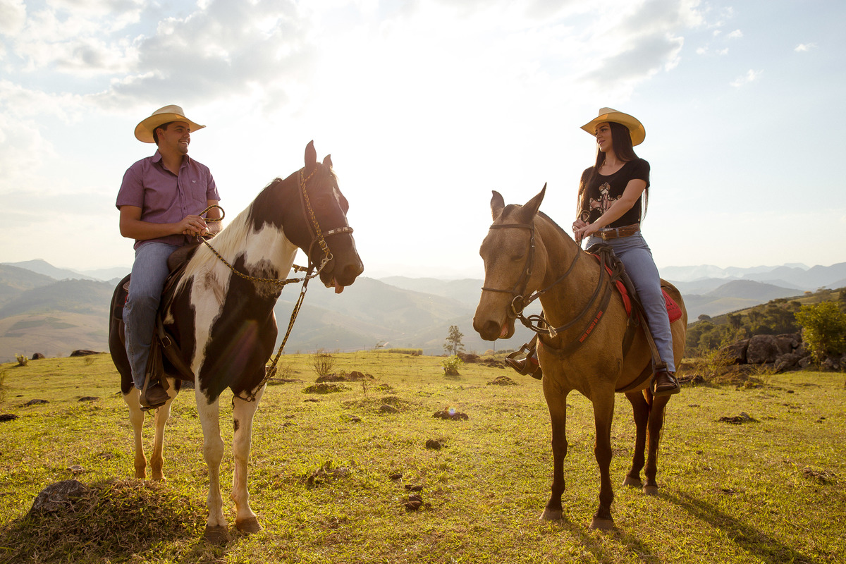 Ensaio  de Casamento com cavalos e vida no campo