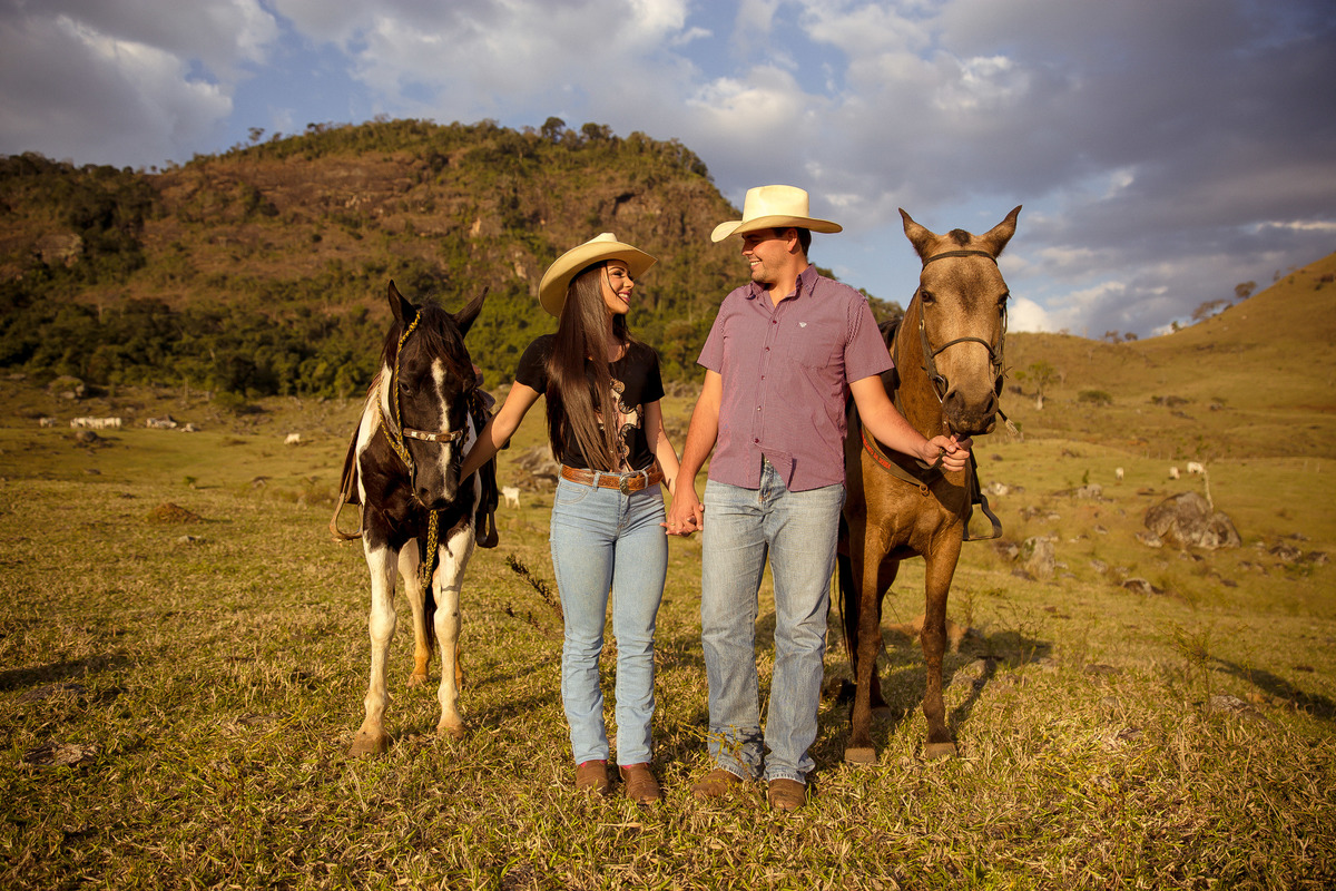 Ensaio  de Casamento com cavalos e vida no campo