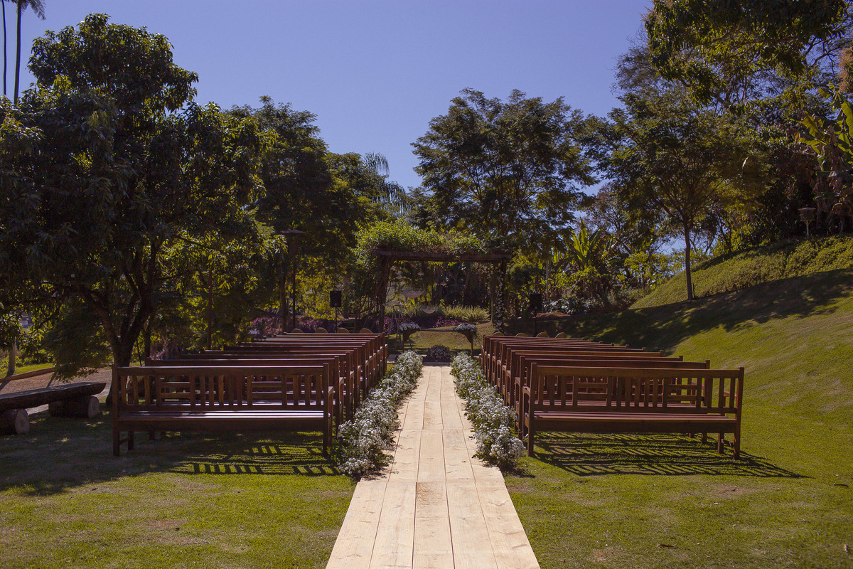 Casamento realizado na cidade de Carangola - MG espaço de festa Villa Pitanga
