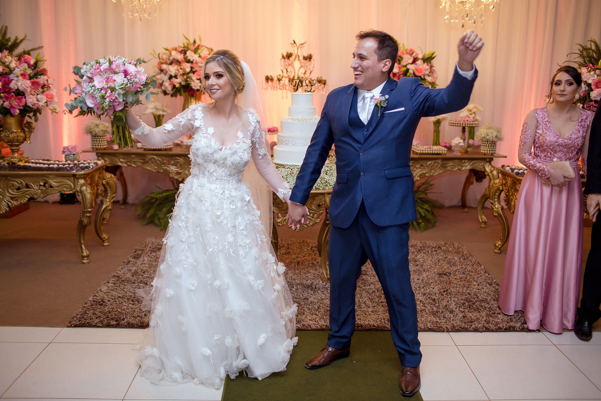 Casamento realizado na cidade de Espera Feliz- MG, recepção feita no  Espaço Cristal em Caiana - MG