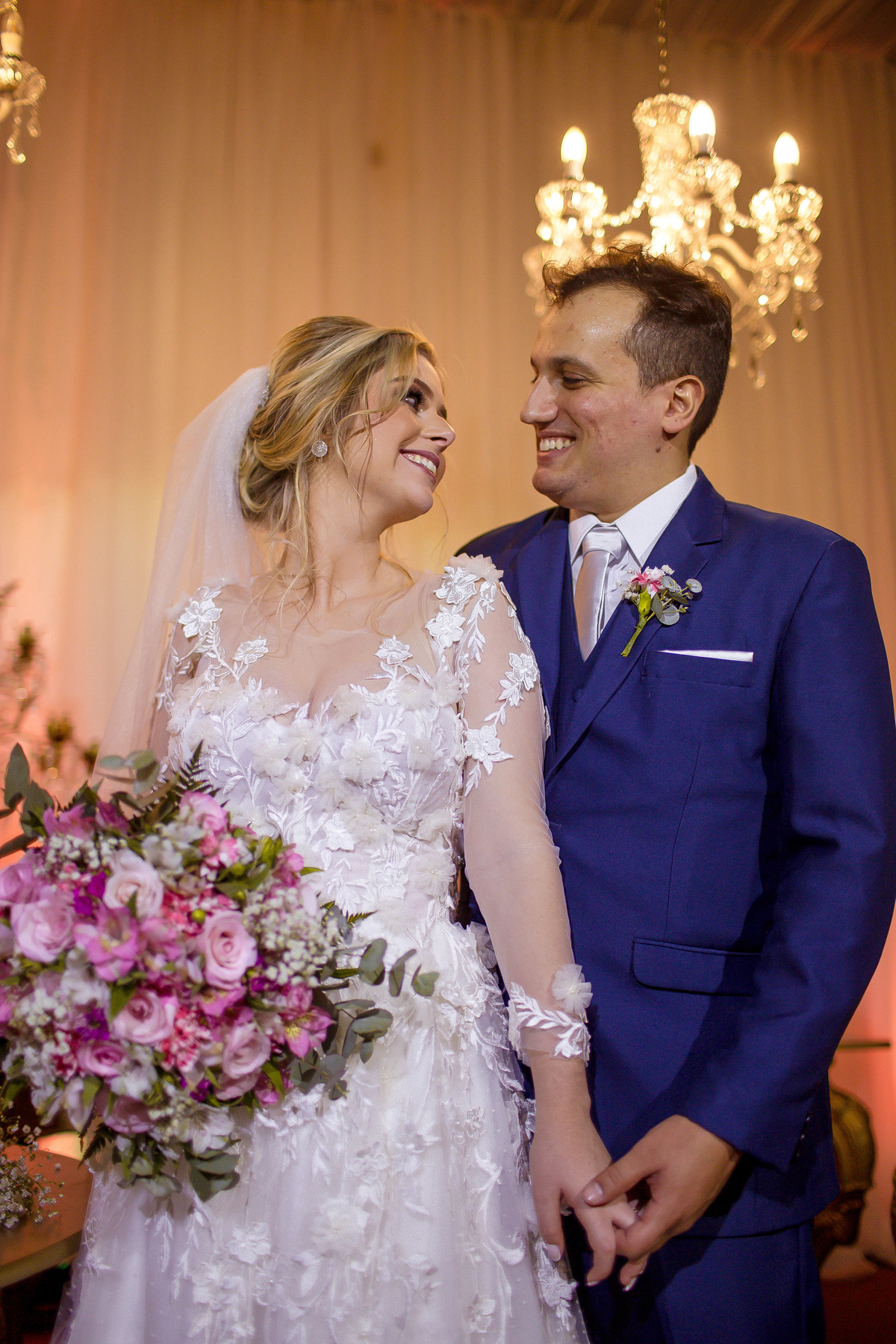 Casamento realizado na cidade de Espera Feliz- MG, recepção feita no  Espaço Cristal em Caiana - MG