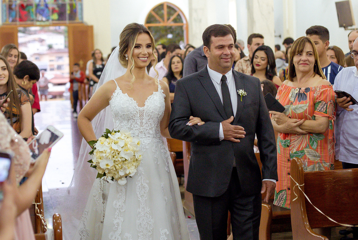 CASAMENTO RAFAELA E PAULO REALIZADO NA CIDADE DE DIVINO - MG