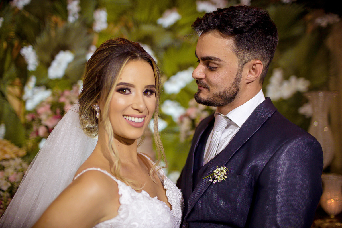 CASAMENTO RAFAELA E PAULO REALIZADO NA CIDADE DE DIVINO - MG