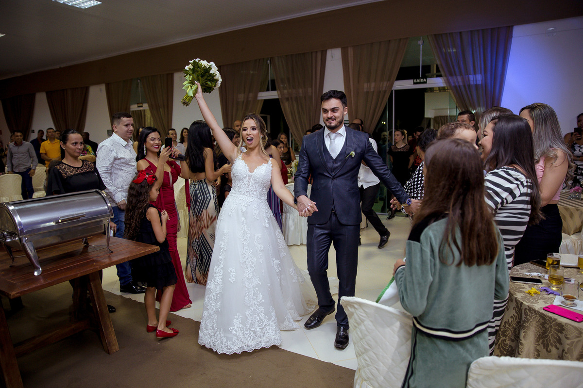 CASAMENTO RAFAELA E PAULO REALIZADO NA CIDADE DE DIVINO - MG