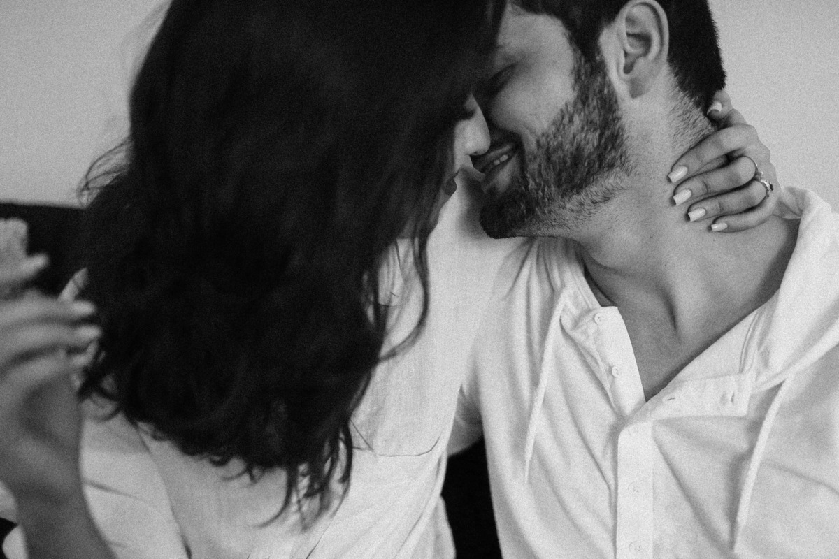 Ensaio de pré casamento em casa na cidade de CARANGOLA - MG Mariana e Weslei