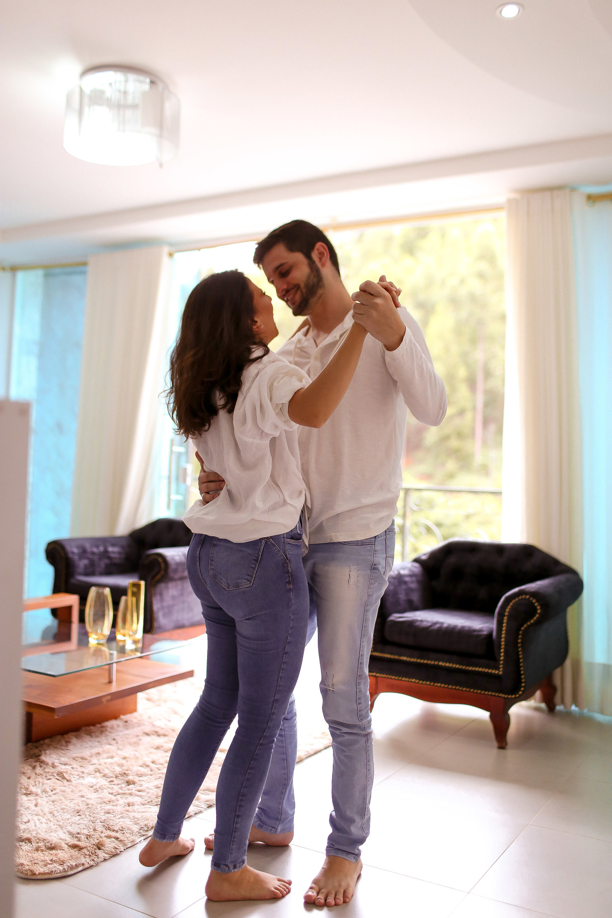 Ensaio de pré casamento em casa na cidade de CARANGOLA - MG Mariana e Weslei