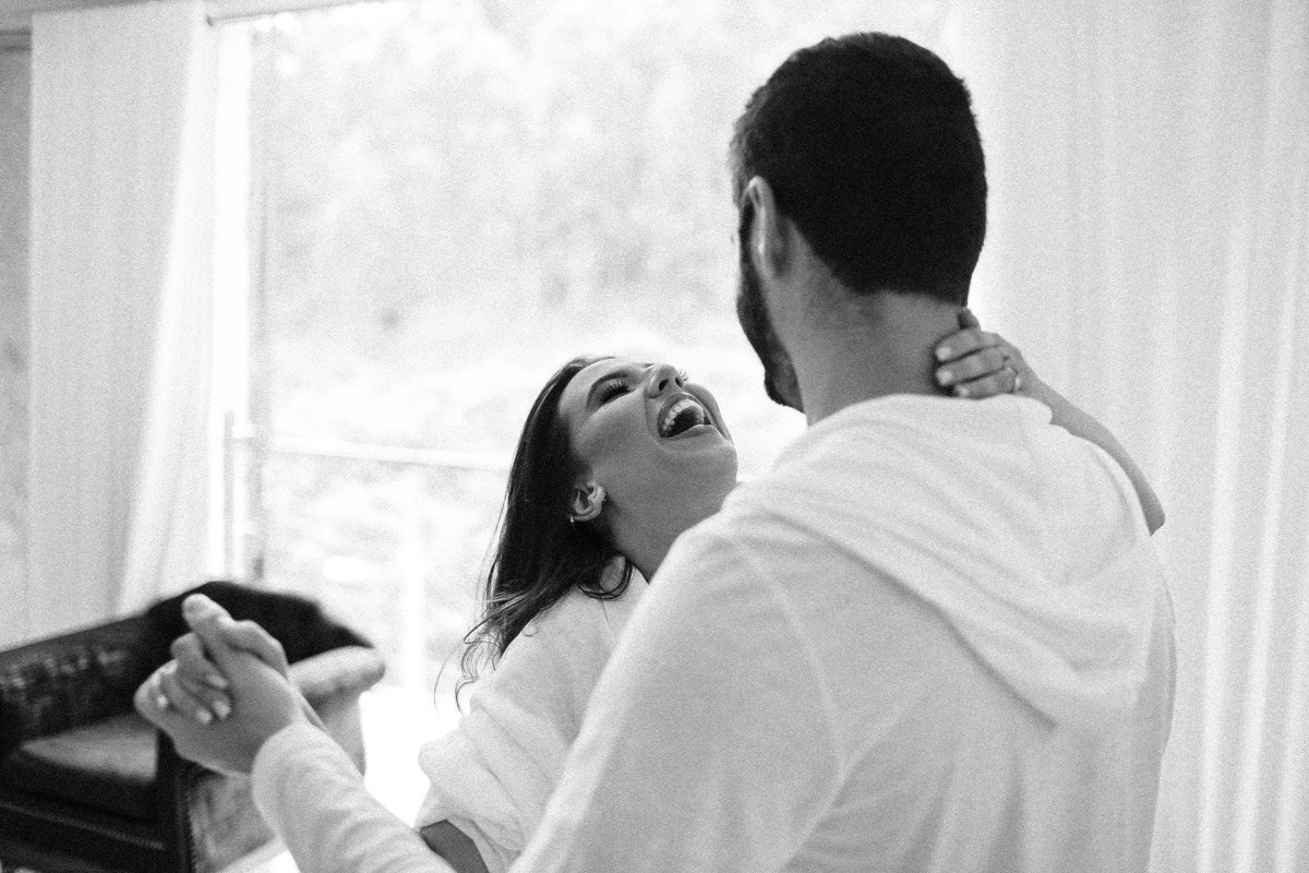 Ensaio de pré casamento em casa na cidade de CARANGOLA - MG Mariana e Weslei