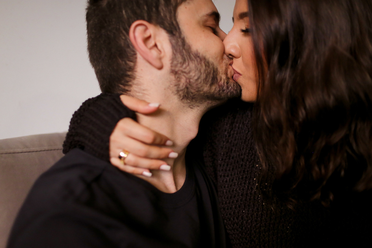 Ensaio de pré casamento em casa na cidade de CARANGOLA - MG Mariana e Weslei