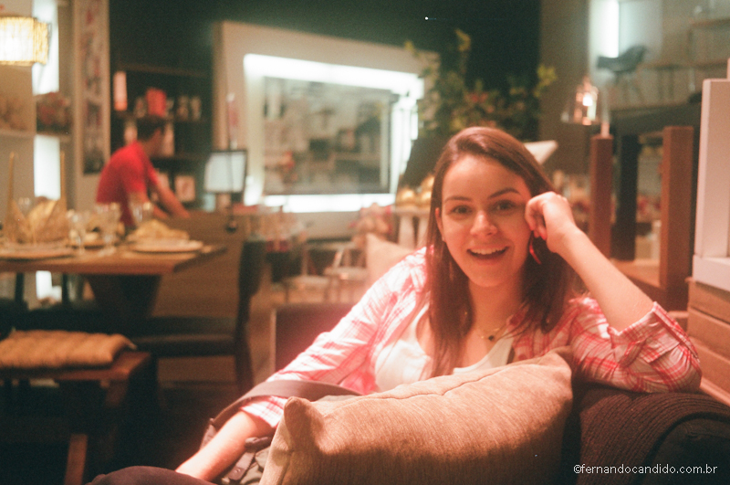 Bruna e a a cara que fez ao perguntar “essa câmera funciona?”