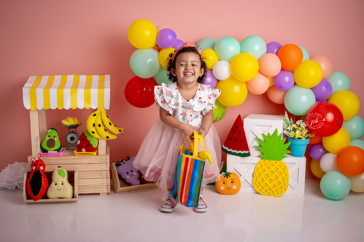 ensaio quitandinha - quitandinha infantil - pré festa três aninhos - ensaio infantil - ensaio feira -frutinhas -melancia -quitanda da Maitê - frutas - Rio de Janeiro - RJ