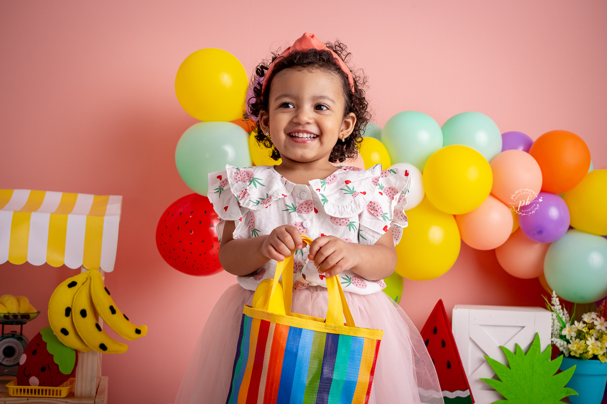 ensaio quitandinha - quitandinha infantil - pré festa três aninhos - ensaio infantil - ensaio feira -frutinhas -melancia -quitanda da Maitê - frutas - Rio de Janeiro - RJ