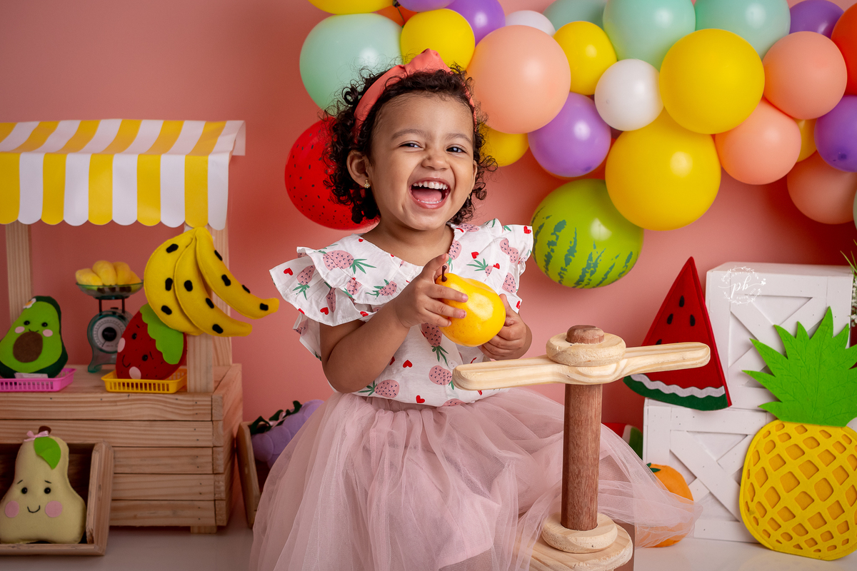 ensaio quitandinha - quitandinha infantil - pré festa três aninhos - ensaio infantil - ensaio feira -frutinhas -melancia -quitanda da Maitê - frutas - Rio de Janeiro - RJ