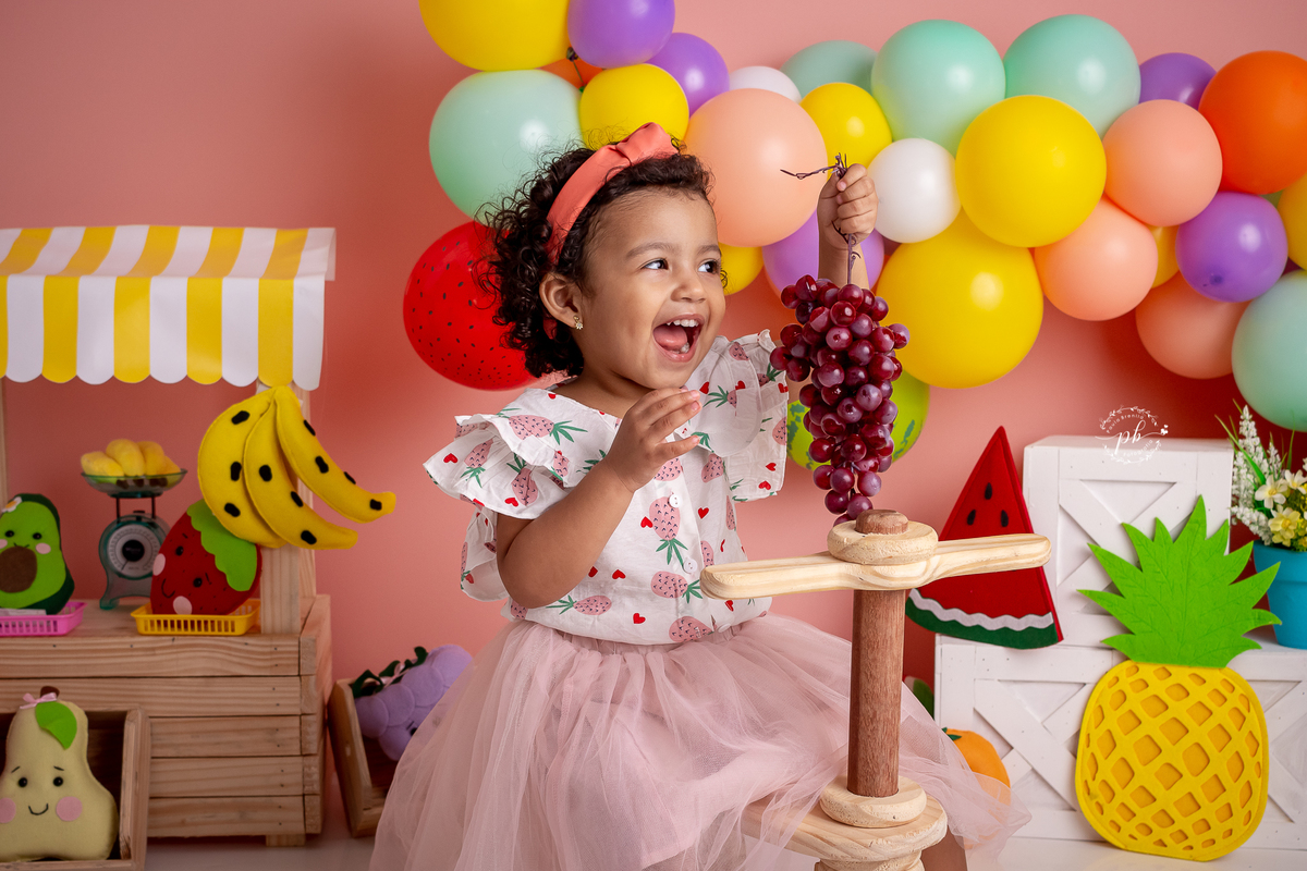 ensaio quitandinha - quitandinha infantil - pré festa três aninhos - ensaio infantil - ensaio feira -frutinhas -melancia -quitanda da Maitê - frutas - Rio de Janeiro - RJ