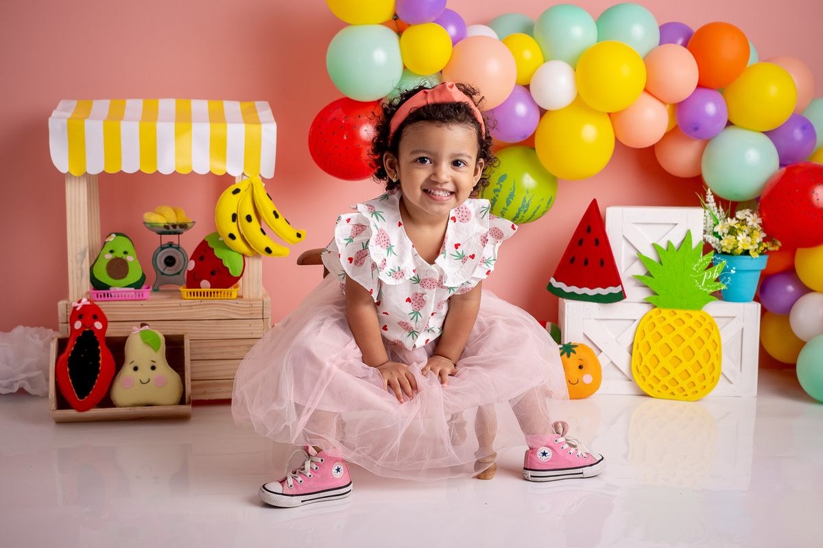 ensaio quitandinha - quitandinha infantil - pré festa três aninhos - ensaio infantil - ensaio feira -frutinhas -melancia -quitanda da Maitê - frutas - Rio de Janeiro - RJ