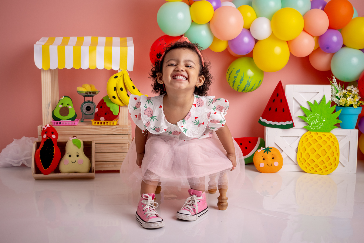 ensaio quitandinha - quitandinha infantil - pré festa três aninhos - ensaio infantil - ensaio feira -frutinhas -melancia -quitanda da Maitê - frutas - Rio de Janeiro - RJ