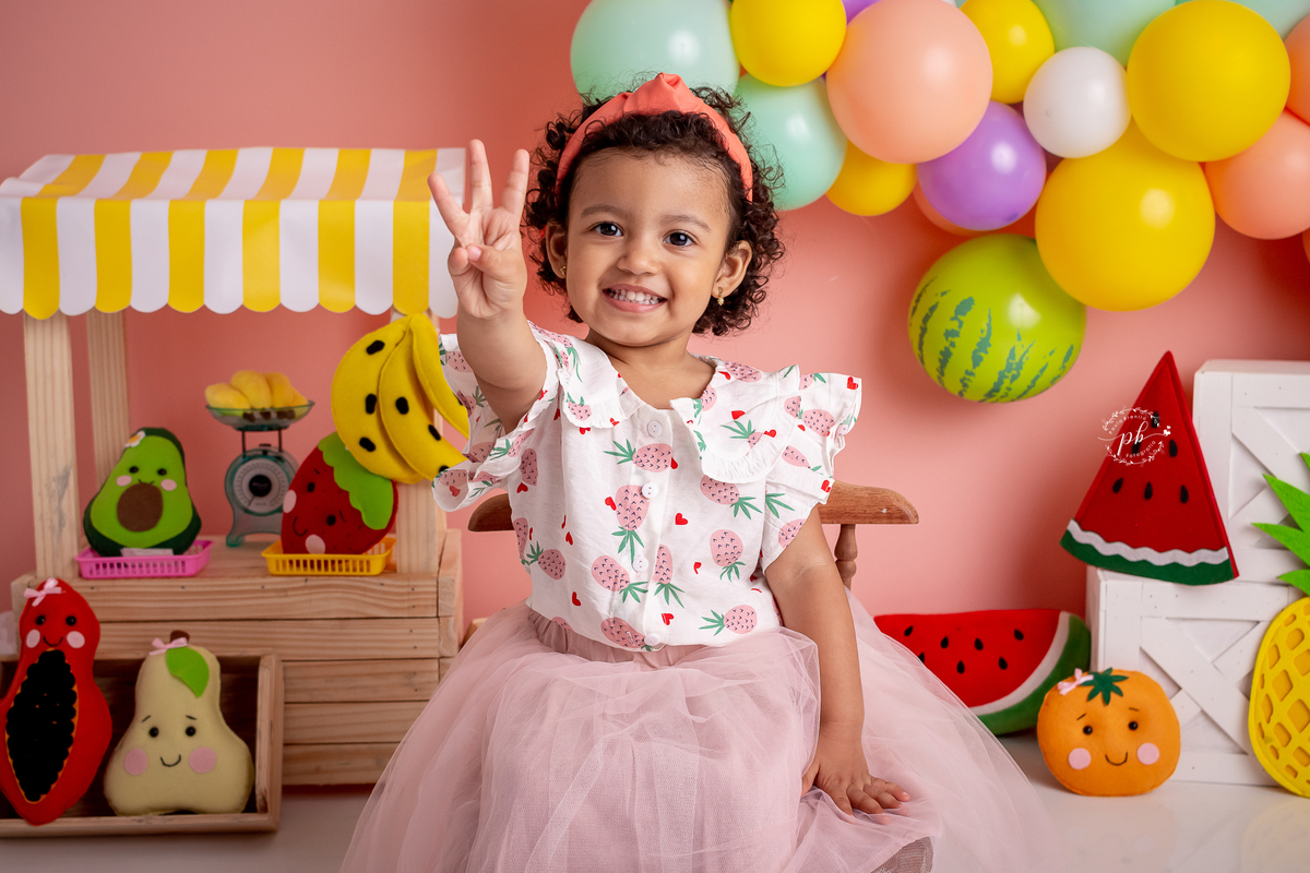 ensaio quitandinha - quitandinha infantil - pré festa três aninhos - ensaio infantil - ensaio feira -frutinhas -melancia -quitanda da Maitê - frutas - Rio de Janeiro - RJ
