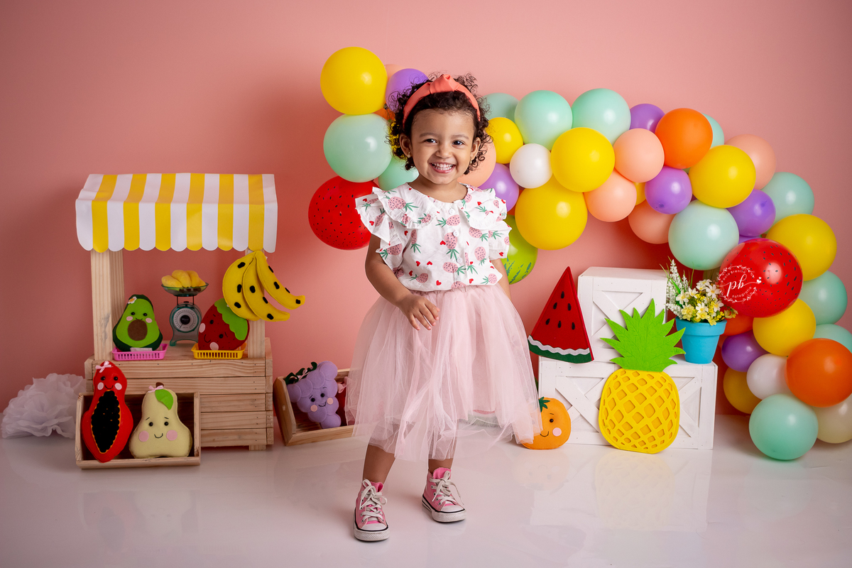 ensaio quitandinha - quitandinha infantil - pré festa três aninhos - ensaio infantil - ensaio feira -frutinhas -melancia -quitanda da Maitê - frutas - Rio de Janeiro - RJ