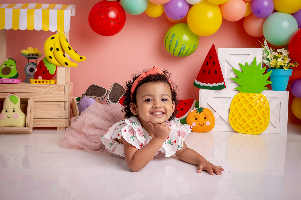 ensaio quitandinha - quitandinha infantil - pré festa três aninhos - ensaio infantil - ensaio feira -frutinhas -melancia -quitanda da Maitê - frutas - Rio de Janeiro - RJ