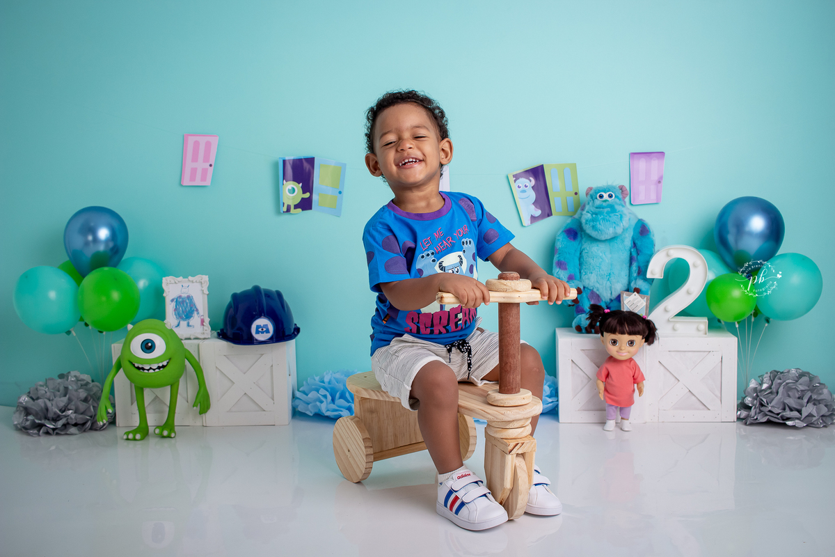 monstros sa - monstros s.a. - Sullivan - Boo - Disney - ensaio monstros sa - pré festa - smash the cake - ensaio infantil - cenário estúdio - Rio de Janeiro - RJ