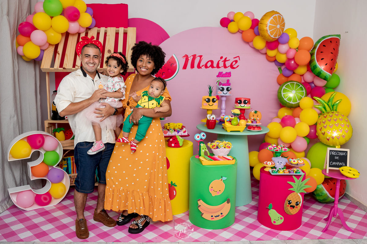 bolo frutas - festa quitandinha - festa feira - quitandinha da maitê - garota festeira - festa infantil - Rio de Janeiro - RJ - Quintino 