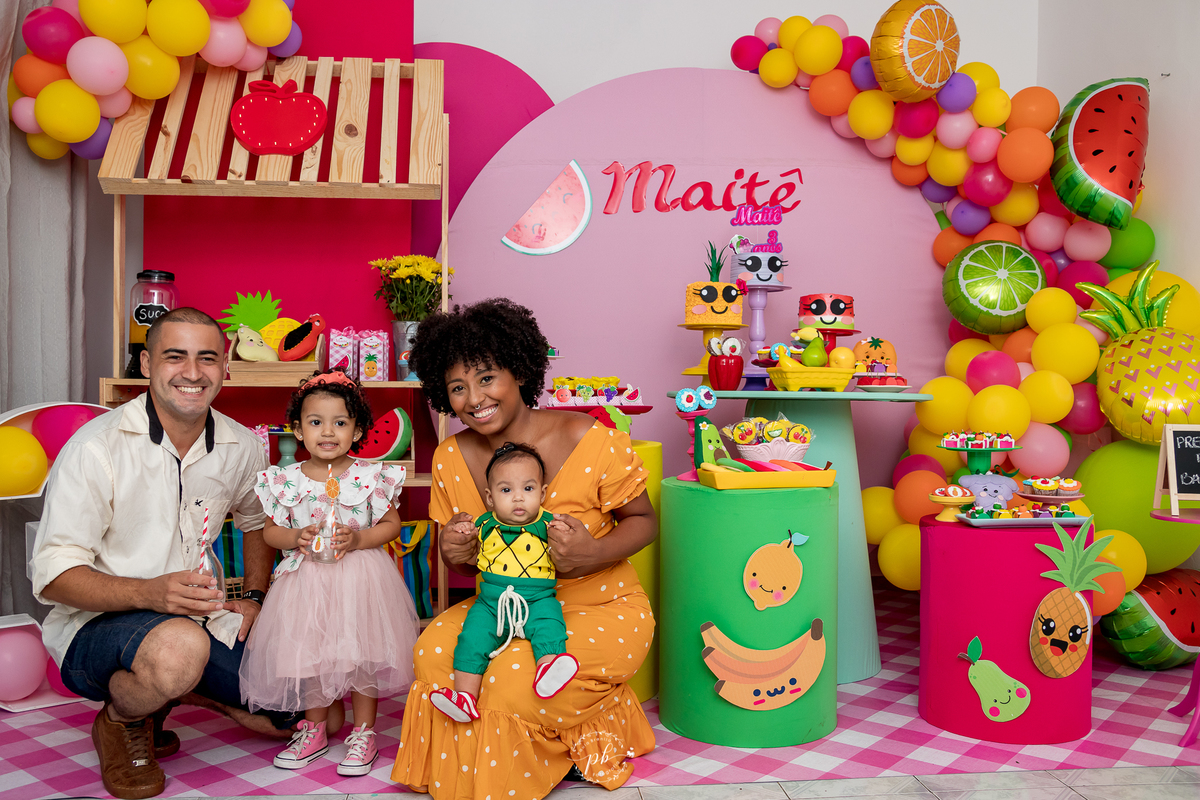 bolo frutas - festa quitandinha - festa feira - quitandinha da maitê - garota festeira - festa infantil - Rio de Janeiro - RJ - Quintino 