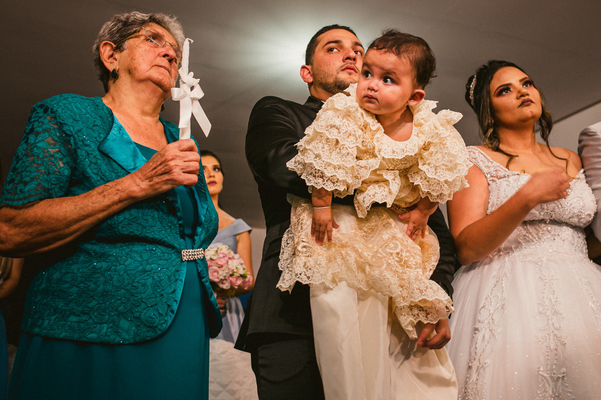 .. #noiva #wedding #weddingday #universodasnoivas #weddingdress #casamento #vestidodenoiva #madrinha#dresses #instadress #bride #weddinginspiration #lapisdenoiva #casamento #fotografodecasamento #weddingphotographer #esession#ensaio #fotografiadecasamento