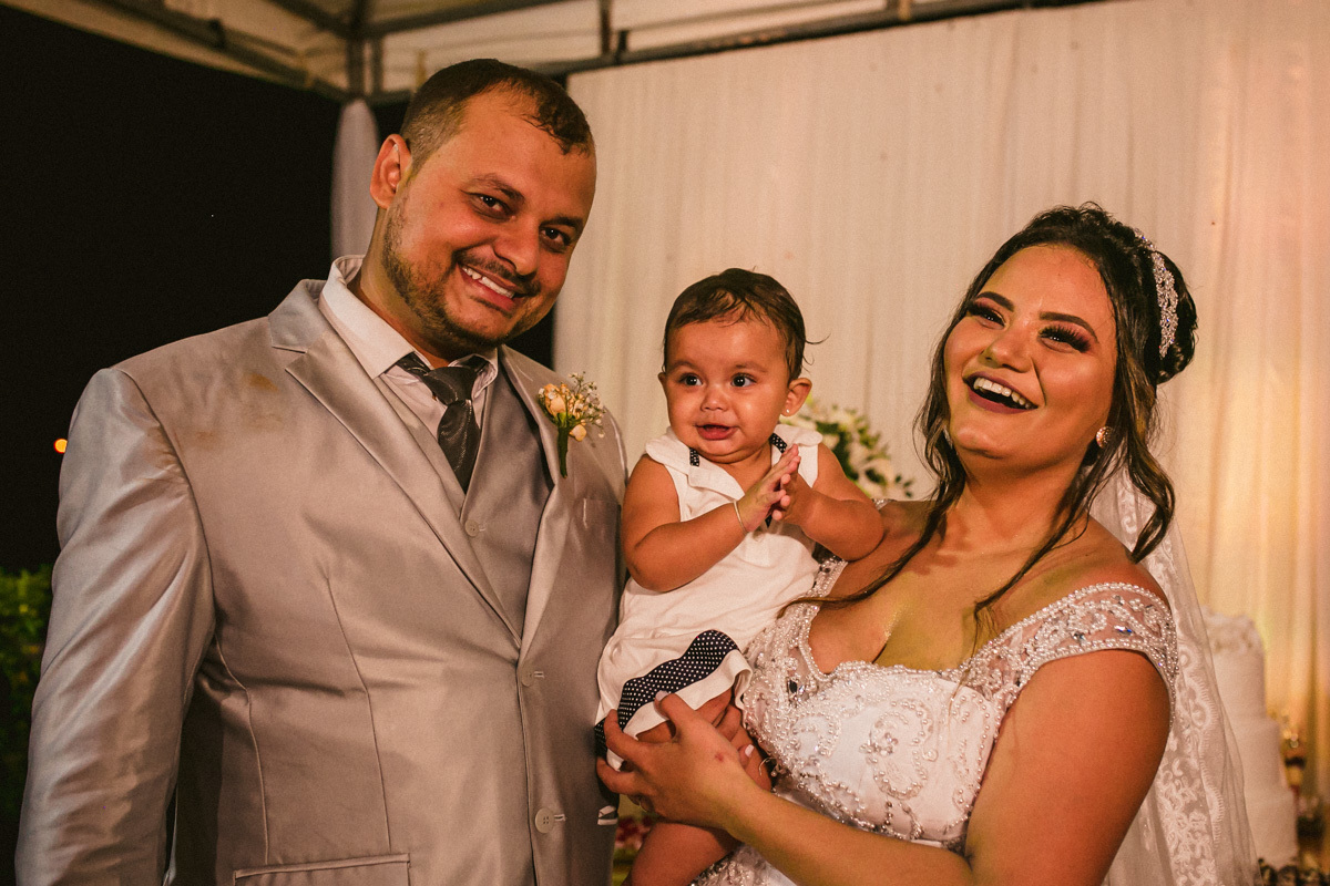 .. #noiva #wedding #weddingday #universodasnoivas #weddingdress #casamento #vestidodenoiva #madrinha#dresses #instadress #bride #weddinginspiration #lapisdenoiva #casamento #fotografodecasamento #weddingphotographer #esession#ensaio #fotografiadecasamento