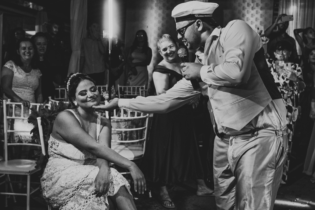 .. #noiva #wedding #weddingday #universodasnoivas #weddingdress #casamento #vestidodenoiva #madrinha#dresses #instadress #bride #weddinginspiration #lapisdenoiva #casamento #fotografodecasamento #weddingphotographer #esession#ensaio #fotografiadecasamento