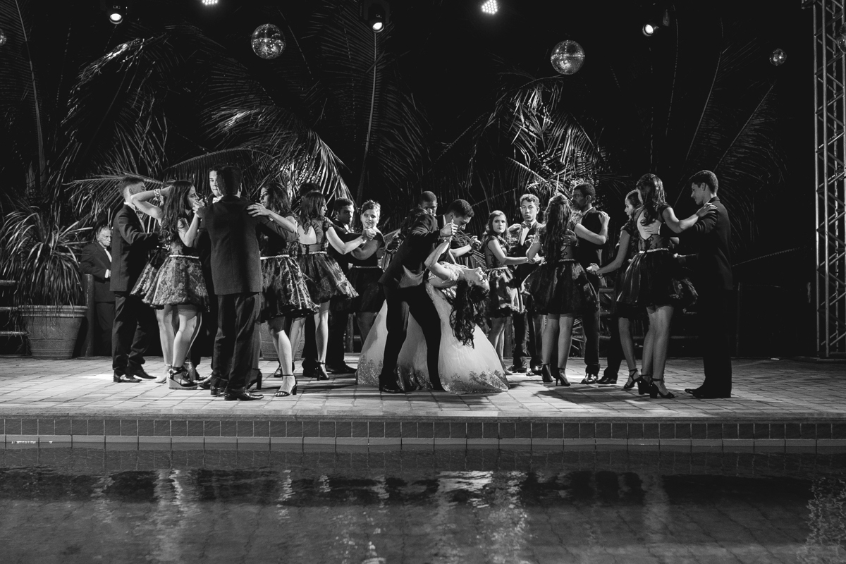 
#15 #vestidode15anos #festade15anos #15anos #meus15anos #debutantes #feminino #fifteen #fifteenyears #fotografiademenina #fotografiadequinzeanos #girls #photography#retratofeminino #bomjesusdalpa #riachodesantana #santamariadavitoria