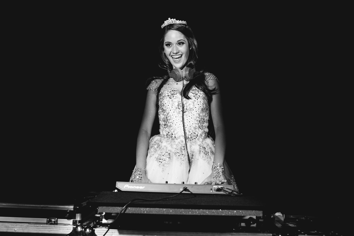 
#15 #vestidode15anos #festade15anos #15anos #meus15anos #debutantes #feminino #fifteen #fifteenyears #fotografiademenina #fotografiadequinzeanos #girls #photography#retratofeminino #bomjesusdalpa #riachodesantana #santamariadavitoria