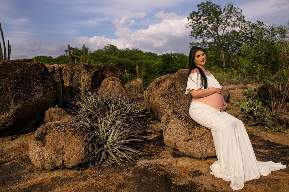 ensaiogestante ensaio de casal, foto de casal, foto de gravida , ensaio de gravida, foto externa de gravida, foto de gestante, foto de casal, ensaio de mãe e filho, riacho de santana, bom jesus da lapa, thaty  alves fotografia, bahia, foto sorrindo , feli