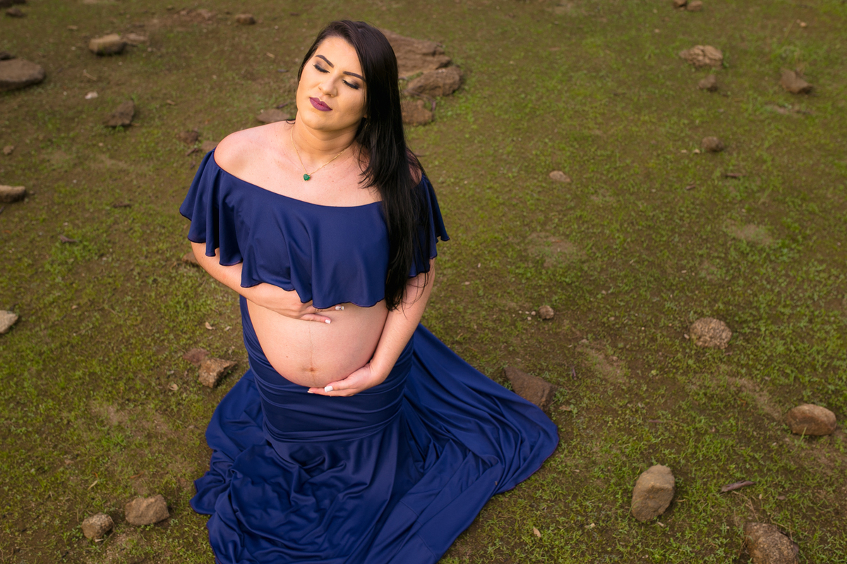 ensaiogestante ensaio de casal, foto de casal, foto de gravida , ensaio de gravida, foto externa de gravida, foto de gestante, foto de casal, ensaio de mãe e filho, riacho de santana, bom jesus da lapa, thaty  alves fotografia, bahia, foto sorrindo , feli
