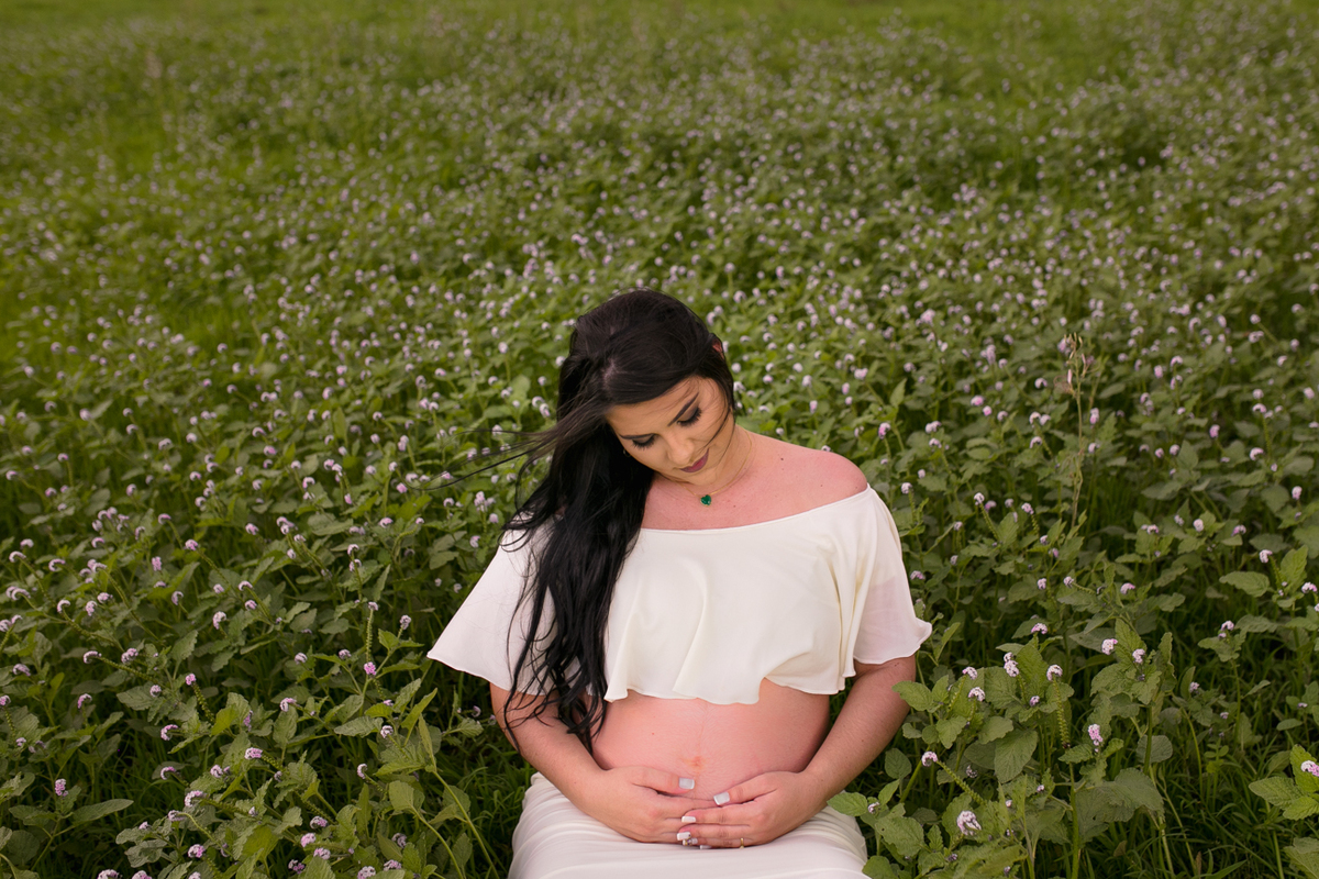 ensaiogestante ensaio de casal, foto de casal, foto de gravida , ensaio de gravida, foto externa de gravida, foto de gestante, foto de casal, ensaio de mãe e filho, riacho de santana, bom jesus da lapa, thaty  alves fotografia, bahia, foto sorrindo , feli