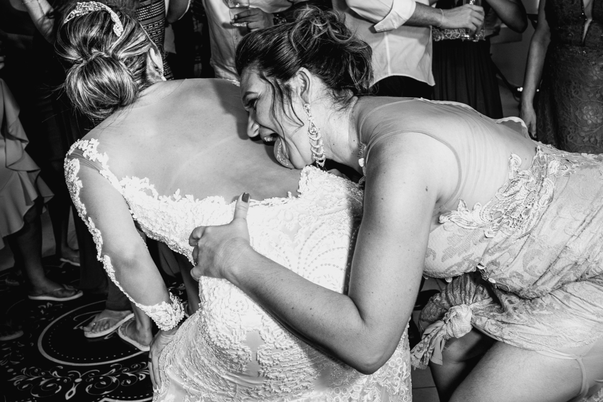  #noiva #weddings #wedding #weddingday #universodasnoivas #weddingdress #casamento #casamentos #vestidodenoiva #madrinha #cerimonia #assessoria  #dresses #instadress #bride #bridal #wedding #weddinginspiration #lapisdenoiva #casamento #fotografodecasament