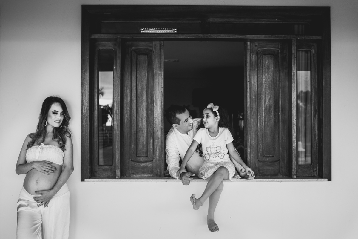 ensaiogestante ensaio de casal, foto de casal, foto de gravida , ensaio de gravida, foto externa de gravida, foto de gestante, foto de casal, ensaio de mãe e filho, riacho de santana, bom jesus da lapa, thaty  alves fotografia, bahia, foto sorrindo , feli