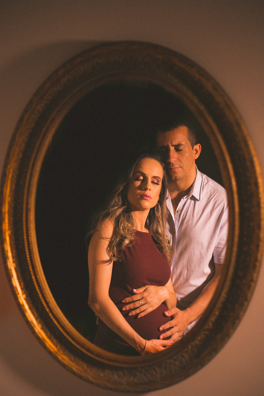 ensaiogestante ensaio de casal, foto de casal, foto de gravida , ensaio de gravida, foto externa de gravida, foto de gestante, foto de casal, ensaio de mãe e filho, riacho de santana, bom jesus da lapa, thaty  alves fotografia, bahia, foto sorrindo , feli